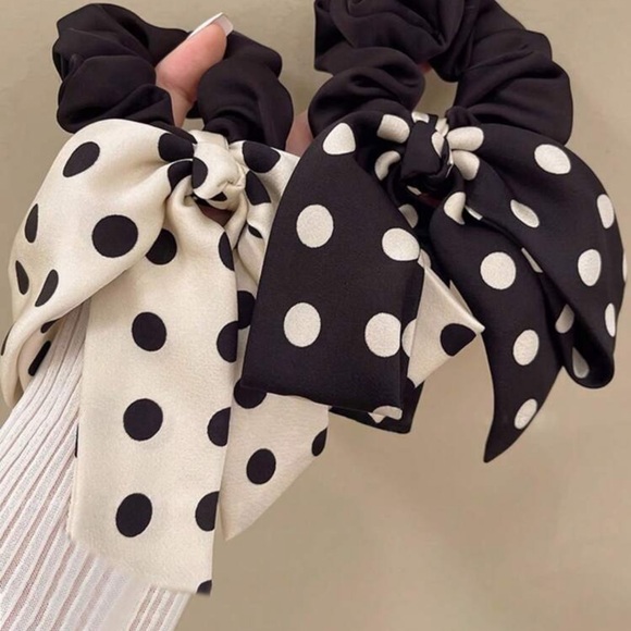 Accessories - Polka Dot Hair Scrunchies Set - Black and White